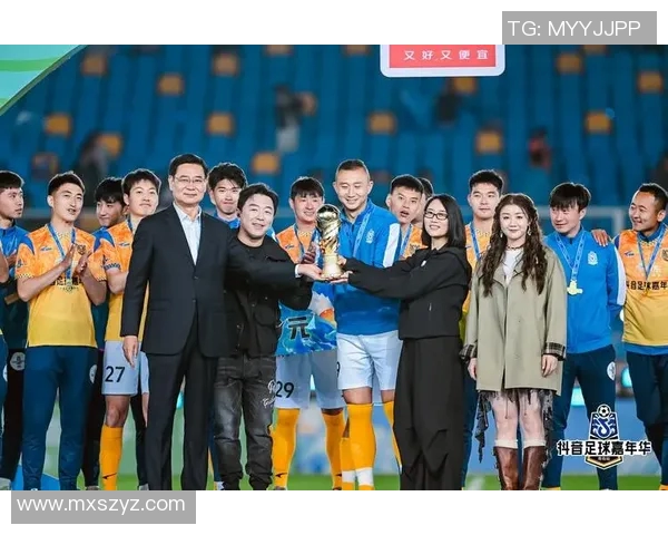 聚焦同志足球明星展现绿茵场内外的真实人生与勇敢追梦之路