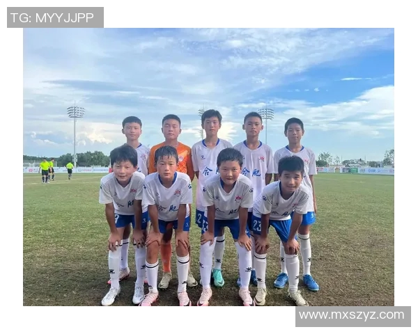 1米7年轻足球星展现惊人技术潜力成未来巨星的希望 1米7年轻足球星展现惊人技术潜力成未来巨星的希望