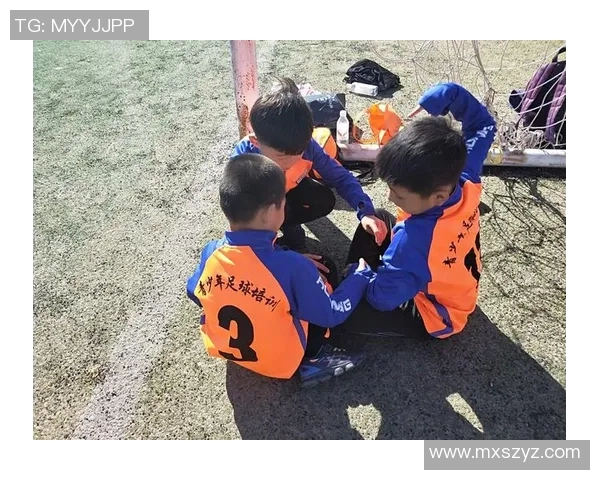 当足球球星化身程序员用键盘敲代码展现绿茵场外的别样风采 当足球球星化身程序员用键盘敲代码展现绿茵场外的别样风采